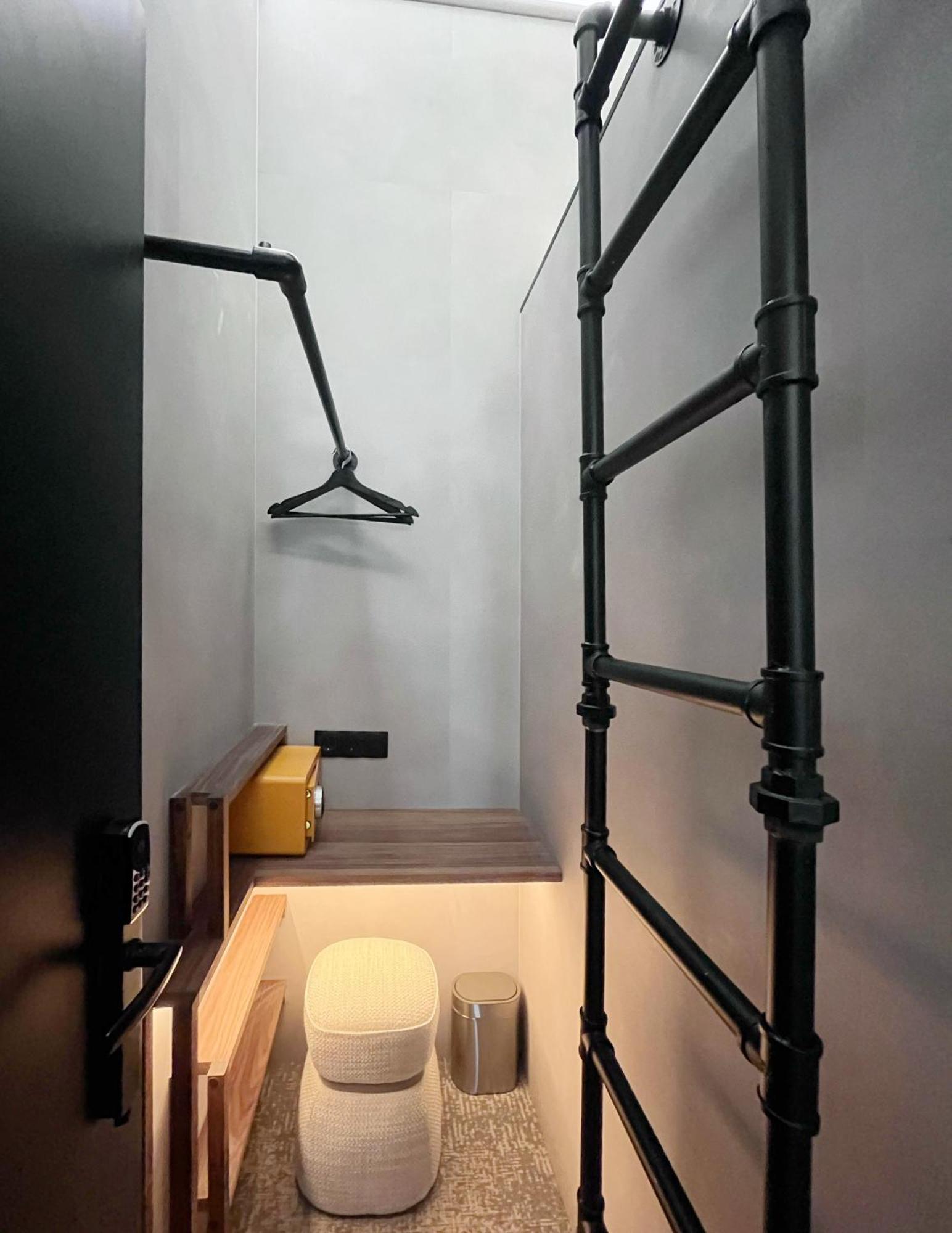 The Hyve Capsule Hostel Amsterdam Zimmer foto
